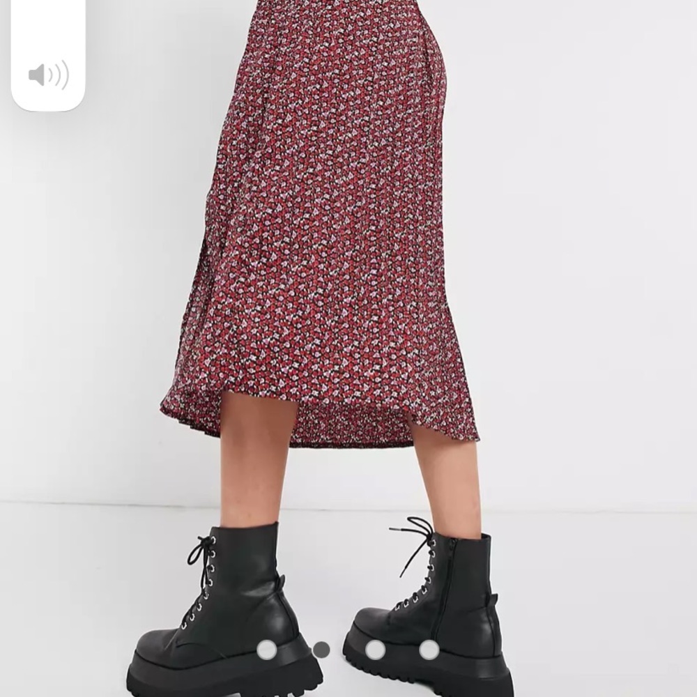 Wednesday's Girl pleated midi skirt tiny rose